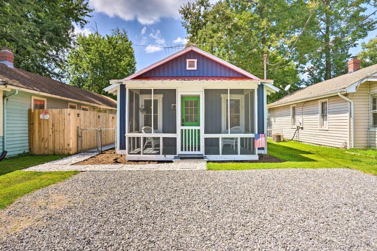 Chic Cottage With Private Yard Steps To Beach! Colonial Beach Bagian luar foto