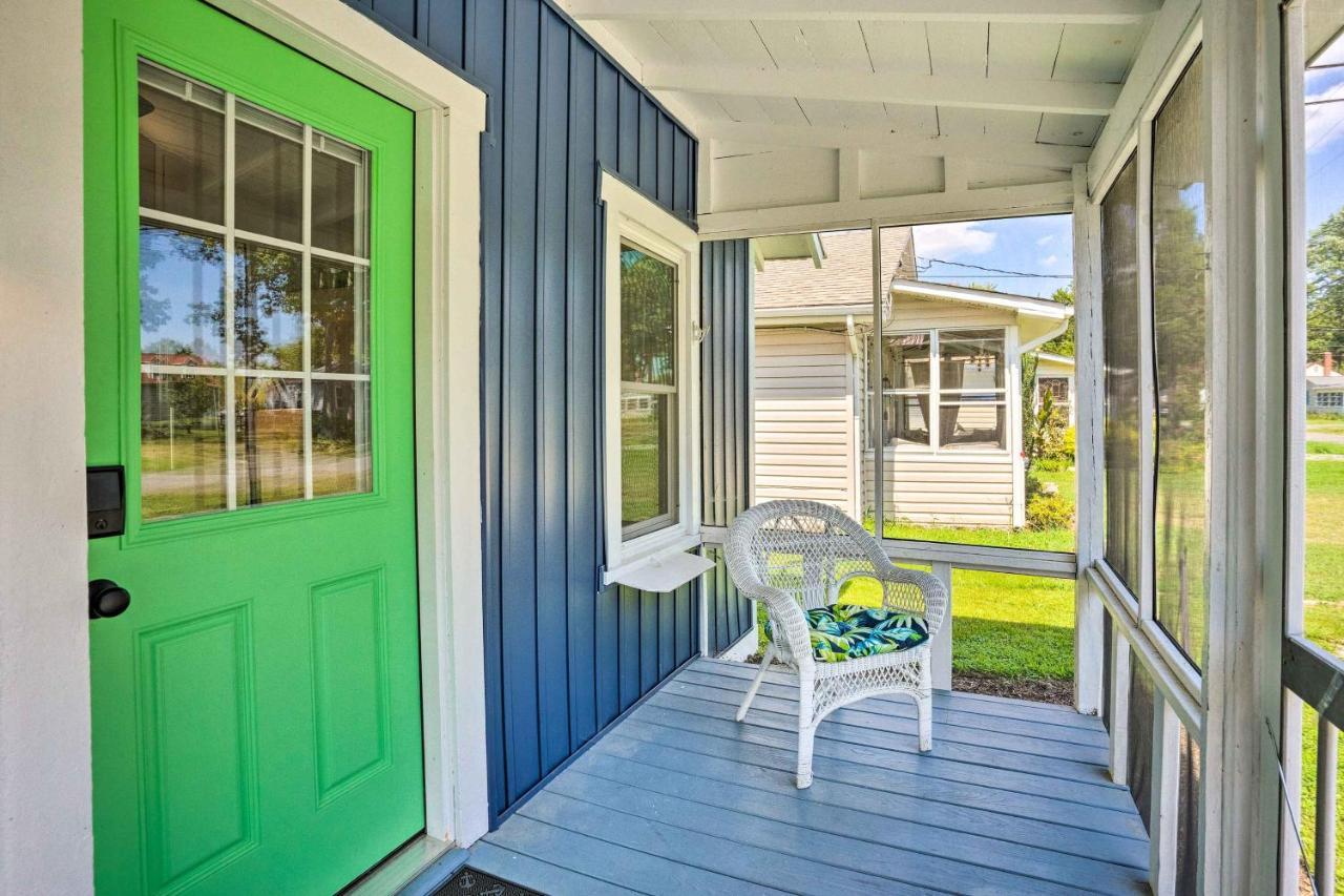 Chic Cottage With Private Yard Steps To Beach! Colonial Beach Bagian luar foto